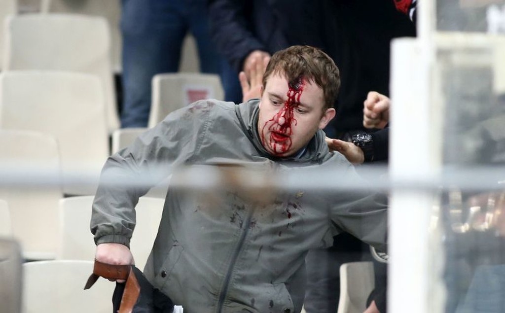 ΑΕΚ – Άγιαξ: Μολότοφ και άγριο ξύλο στο ΟΑΚΑ (video+photos)