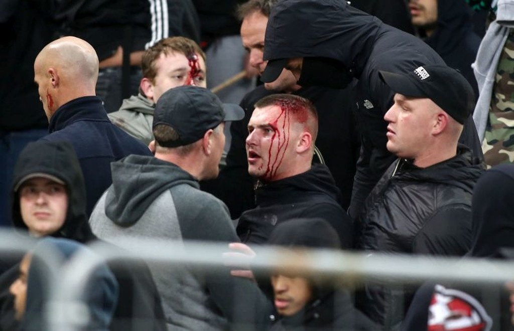 ΑΕΚ – Άγιαξ: Μολότοφ και άγριο ξύλο στο ΟΑΚΑ (video+photos)