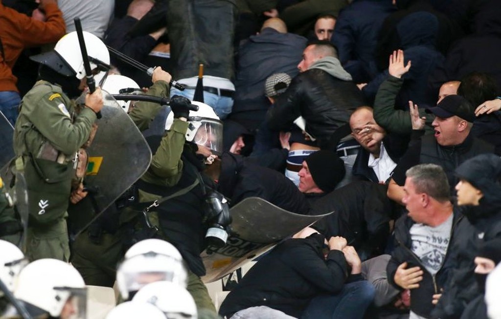 ΑΕΚ – Άγιαξ: Μολότοφ και άγριο ξύλο στο ΟΑΚΑ (video+photos)