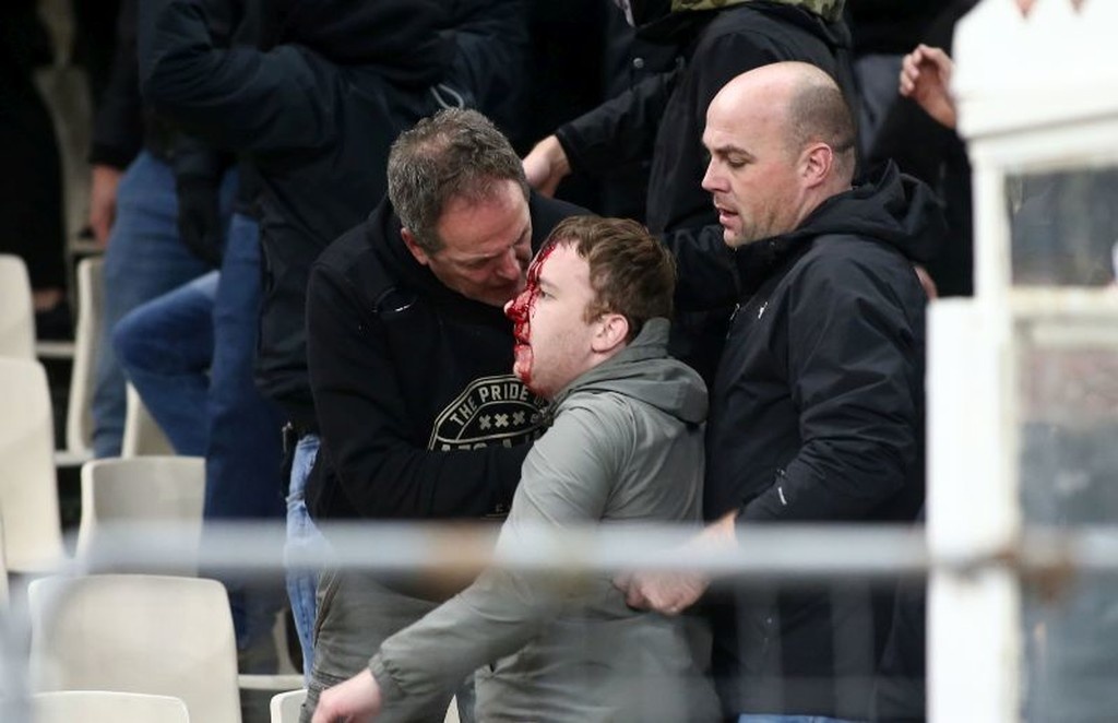 ΑΕΚ – Άγιαξ: Μολότοφ και άγριο ξύλο στο ΟΑΚΑ (video+photos)