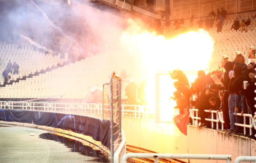 ΑΕΚ – Άγιαξ: Σοβαρά επεισόδια στο ΟΑΚΑ! (photos)