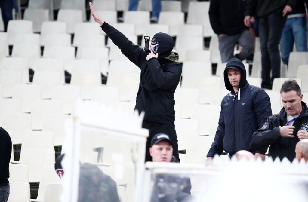 ΑΕΚ – Άγιαξ: Σοβαρά επεισόδια στο ΟΑΚΑ! (photos)