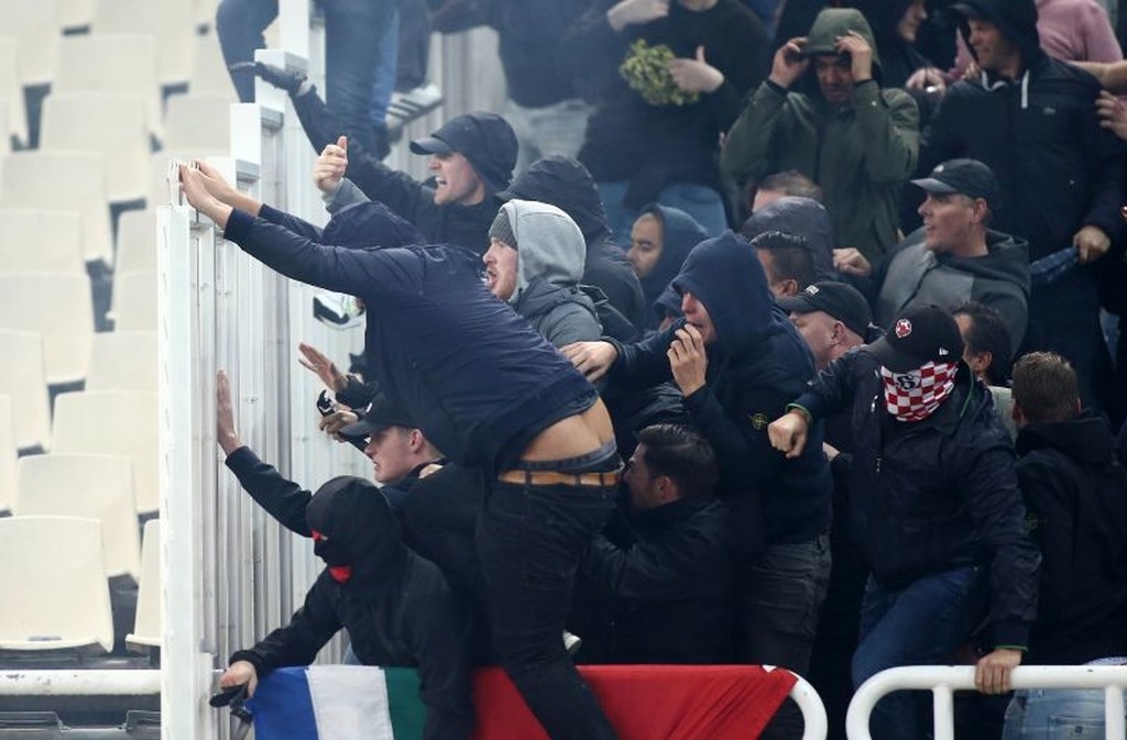 ΑΕΚ – Άγιαξ: Το χρονικό των επεισοδίων στο ΟΑΚΑ (videos+photos)