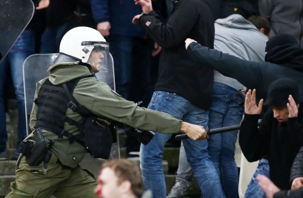 ΑΕΚ – Άγιαξ: Το χρονικό των επεισοδίων στο ΟΑΚΑ (videos+photos)