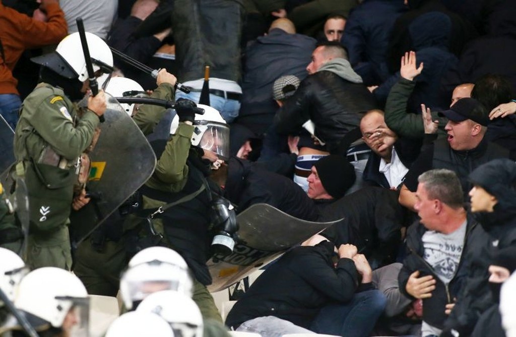 ΑΕΚ – Άγιαξ: Το χρονικό των επεισοδίων στο ΟΑΚΑ (videos+photos)