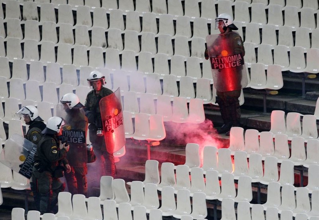 ΑΕΚ – Άγιαξ: Το χρονικό των επεισοδίων στο ΟΑΚΑ (videos+photos)