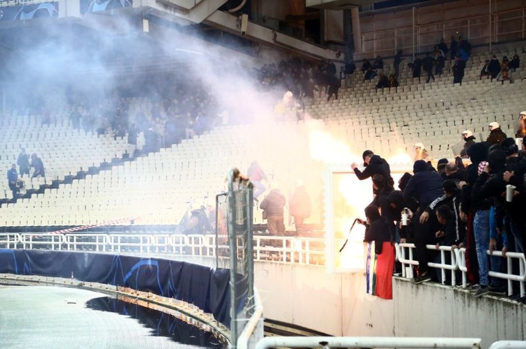 ΑΕΚ – Άγιαξ: Το χρονικό των επεισοδίων στο ΟΑΚΑ (videos+photos)