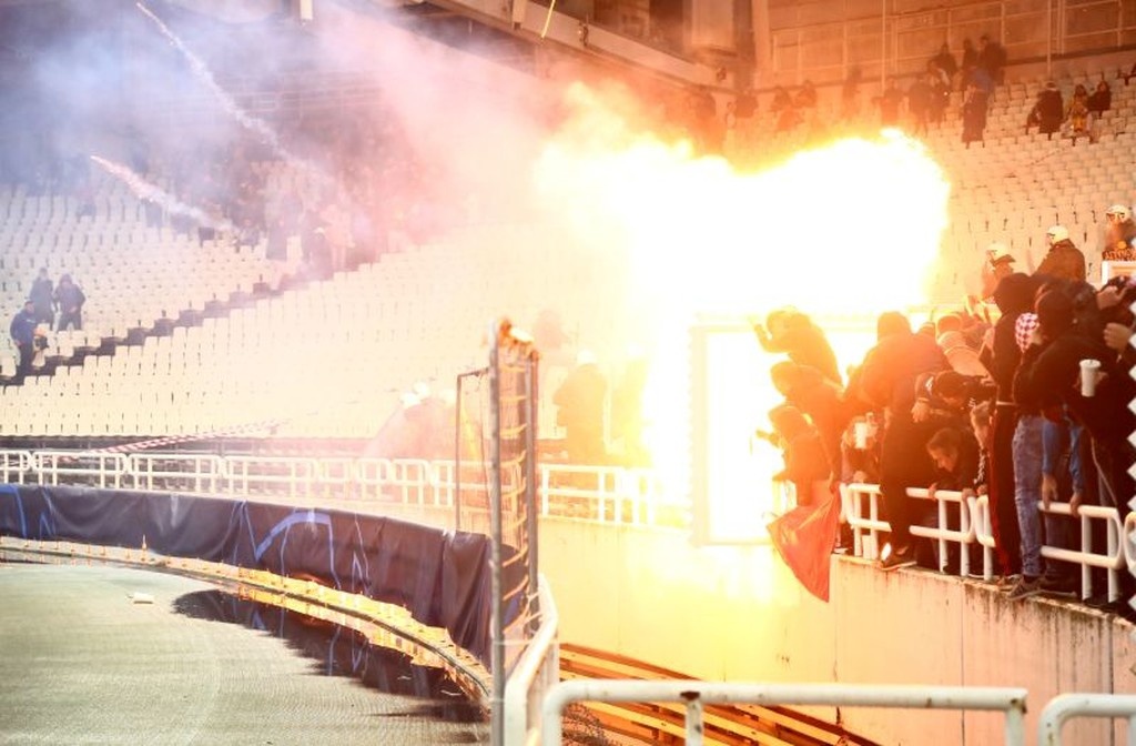 ΑΕΚ – Άγιαξ: Το χρονικό των επεισοδίων στο ΟΑΚΑ (videos+photos)