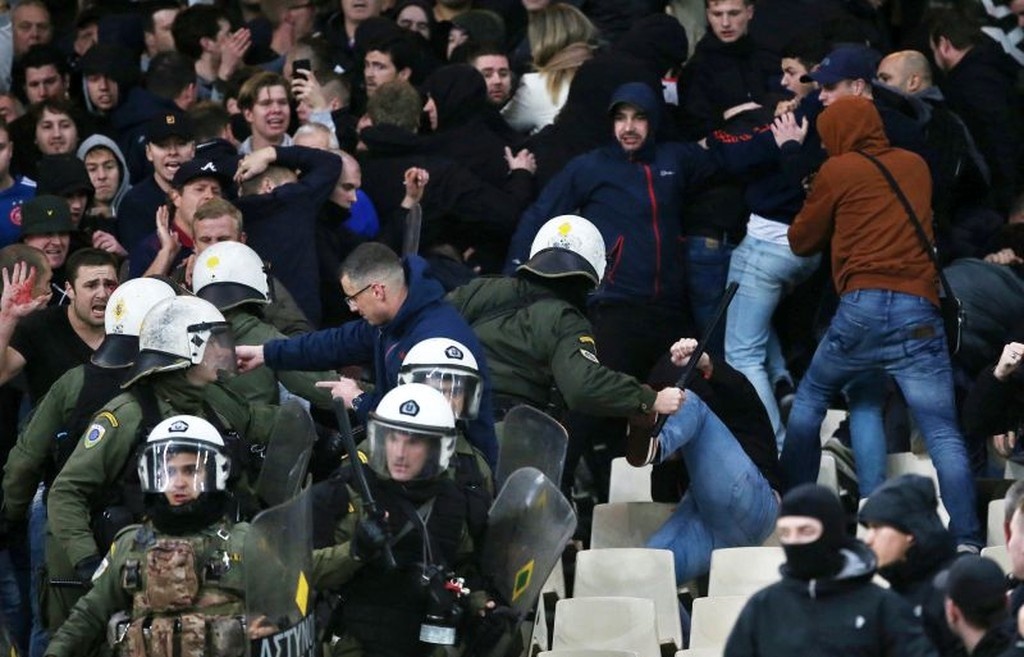 ΑΕΚ – Άγιαξ: Το χρονικό των επεισοδίων στο ΟΑΚΑ (videos+photos)