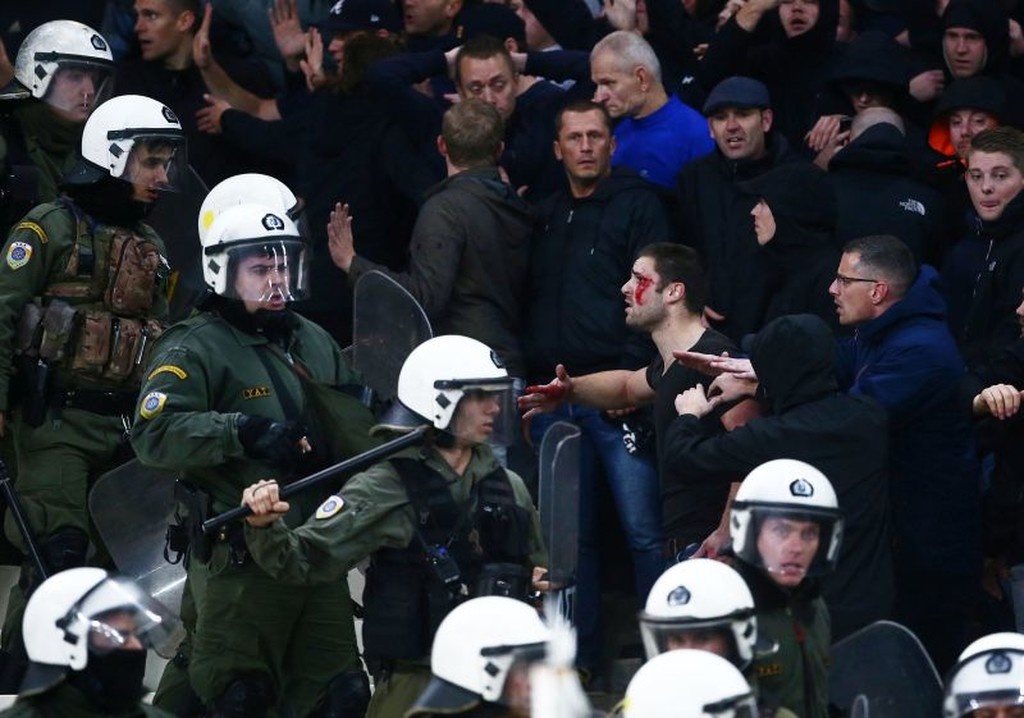 ΑΕΚ – Άγιαξ: Το χρονικό των επεισοδίων στο ΟΑΚΑ (videos+photos)