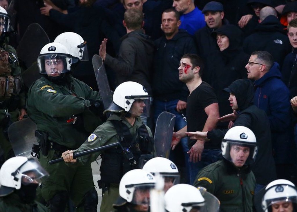 ΑΕΚ – Άγιαξ: Το χρονικό των επεισοδίων στο ΟΑΚΑ (videos+photos)