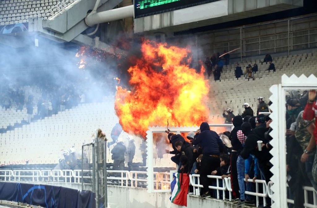 ΑΕΚ – Άγιαξ: Το χρονικό των επεισοδίων στο ΟΑΚΑ (videos+photos)