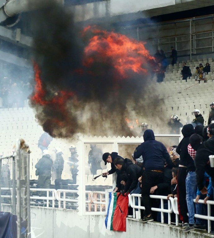 ΑΕΚ – Άγιαξ: Το χρονικό των επεισοδίων στο ΟΑΚΑ (videos+photos)