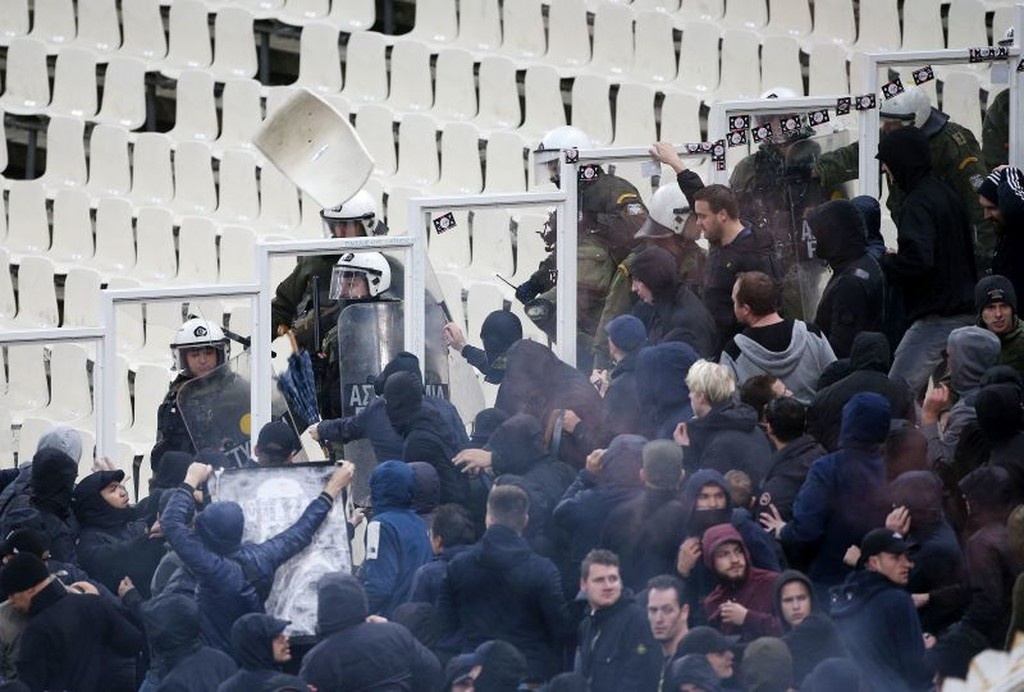 ΑΕΚ – Άγιαξ: Το χρονικό των επεισοδίων στο ΟΑΚΑ (videos+photos)