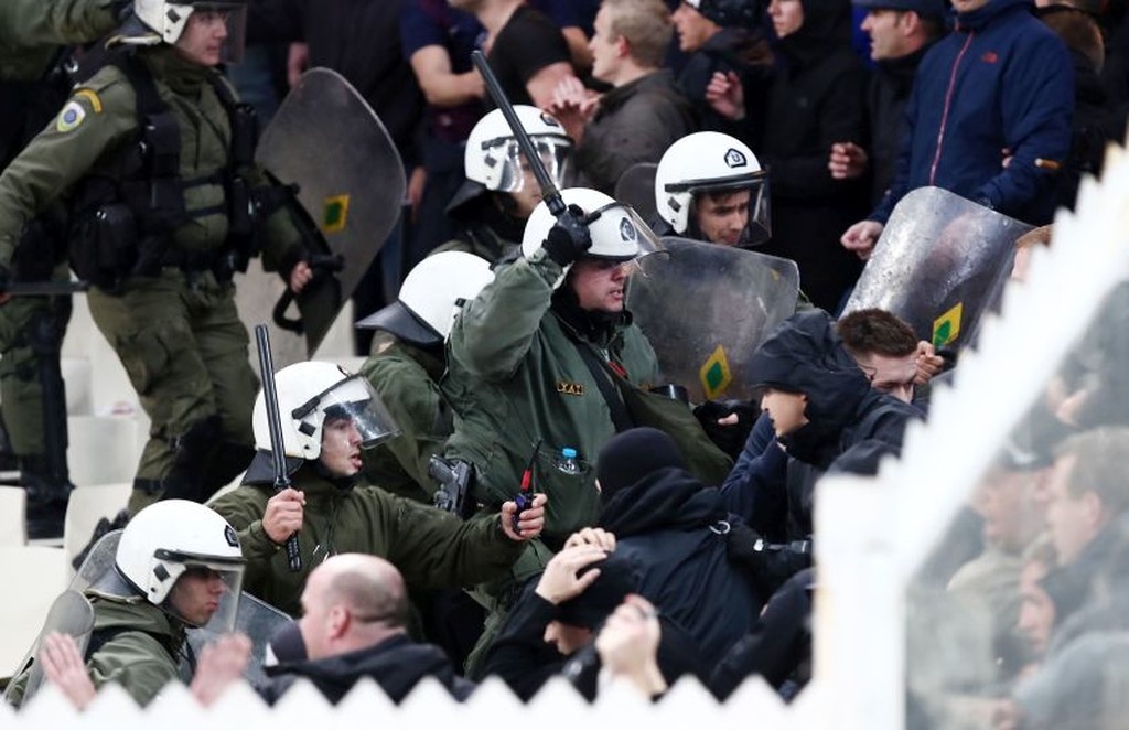 ΑΕΚ – Άγιαξ: Το χρονικό των επεισοδίων στο ΟΑΚΑ (videos+photos)