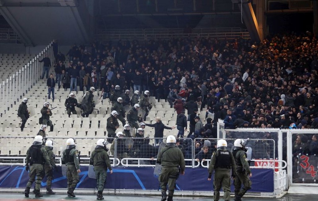 ΑΕΚ – Άγιαξ: Το χρονικό των επεισοδίων στο ΟΑΚΑ (videos+photos)