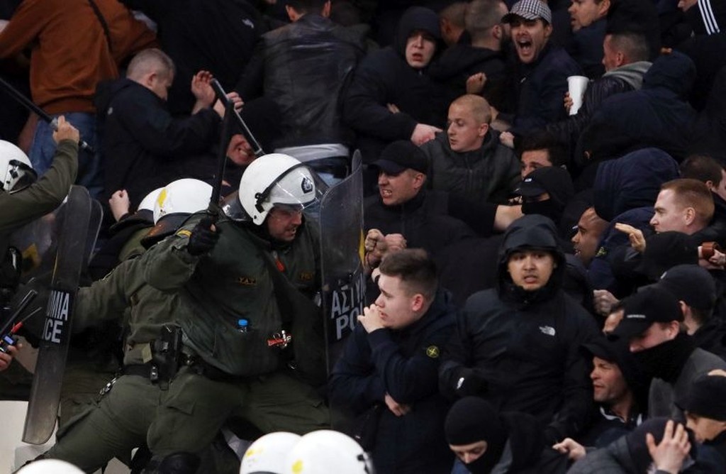 ΑΕΚ – Άγιαξ: Το χρονικό των επεισοδίων στο ΟΑΚΑ (videos+photos)