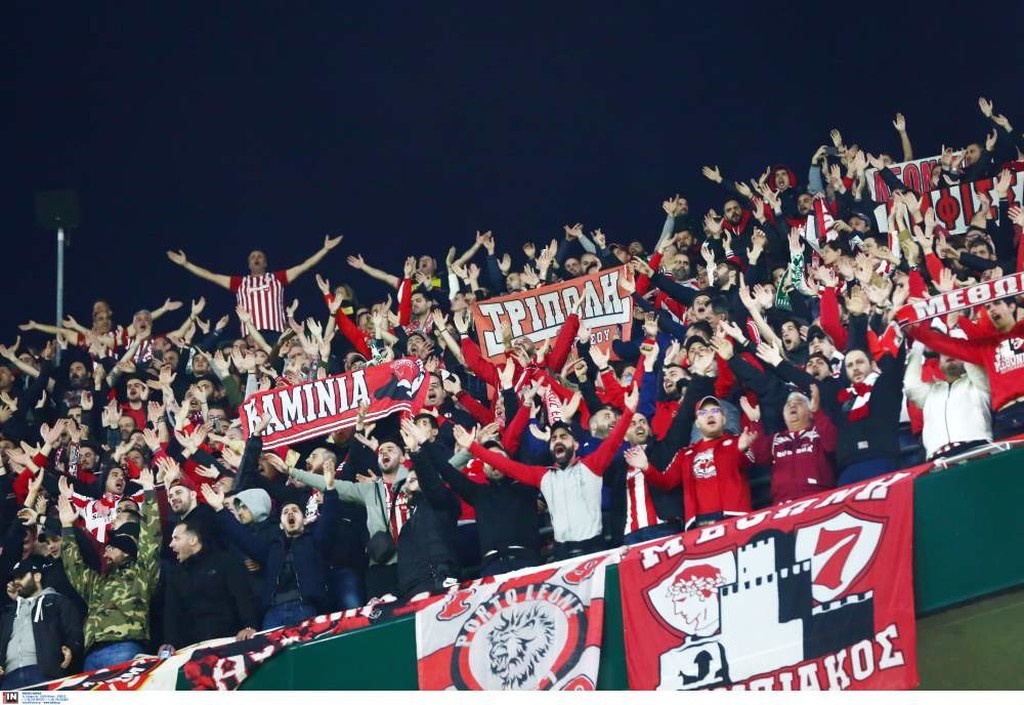 Μπέτις-Ολυμπιακός: Η «ερυθρόλευκη» κερκίδα στο «Βιγιαμαρίν» (photos)