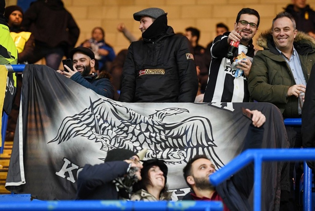 Τσέλσι-ΠΑΟΚ: Έπαθαν πλάκα οι Άγγλοι με τον κόσμο του Δικεφάλου (photos+videos)