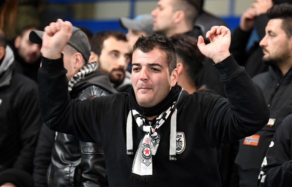 Τσέλσι-ΠΑΟΚ: Έπαθαν πλάκα οι Άγγλοι με τον κόσμο του Δικεφάλου (photos+videos)