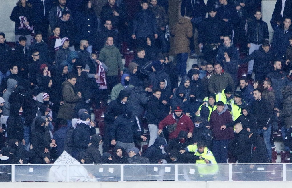 ΑΕΛ-Πανιώνιος: Ξύλο στις εξέδρες του AEL FC Arena (photos)