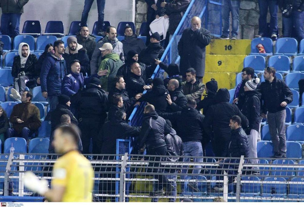 Ένταση και προσαγωγές μετά το Λαμία-ΠΑΟΚ (video, photos)