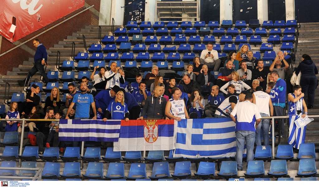 Δεν είναι… μόνη στο Βελιγράδι η Εθνική (photos)