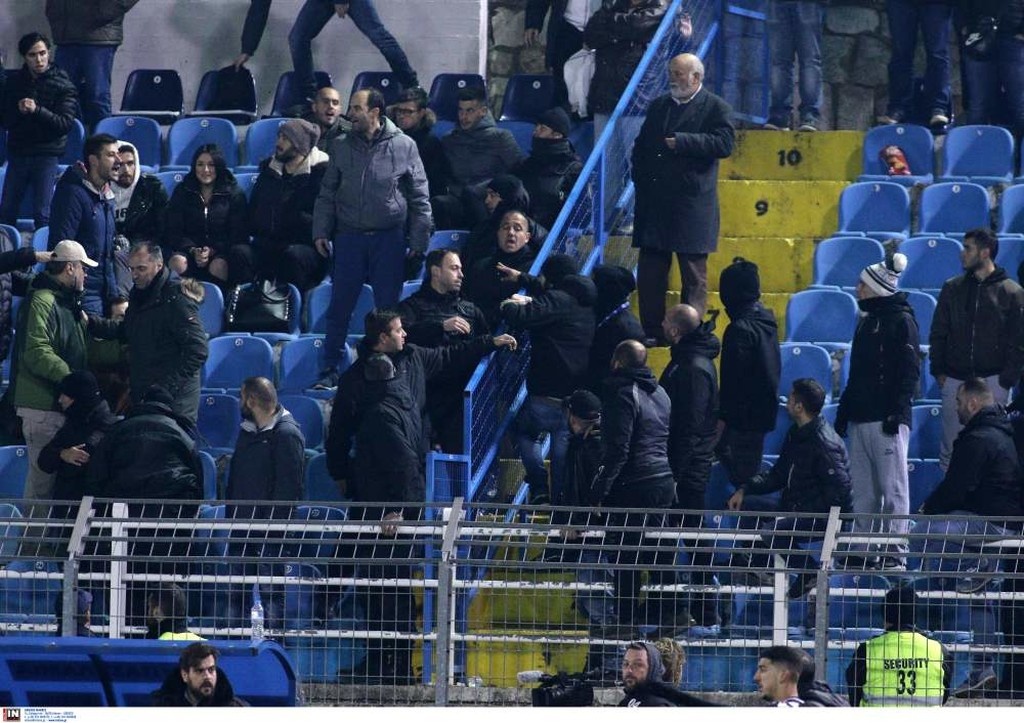 Ένταση και προσαγωγές μετά το Λαμία-ΠΑΟΚ (video, photos)