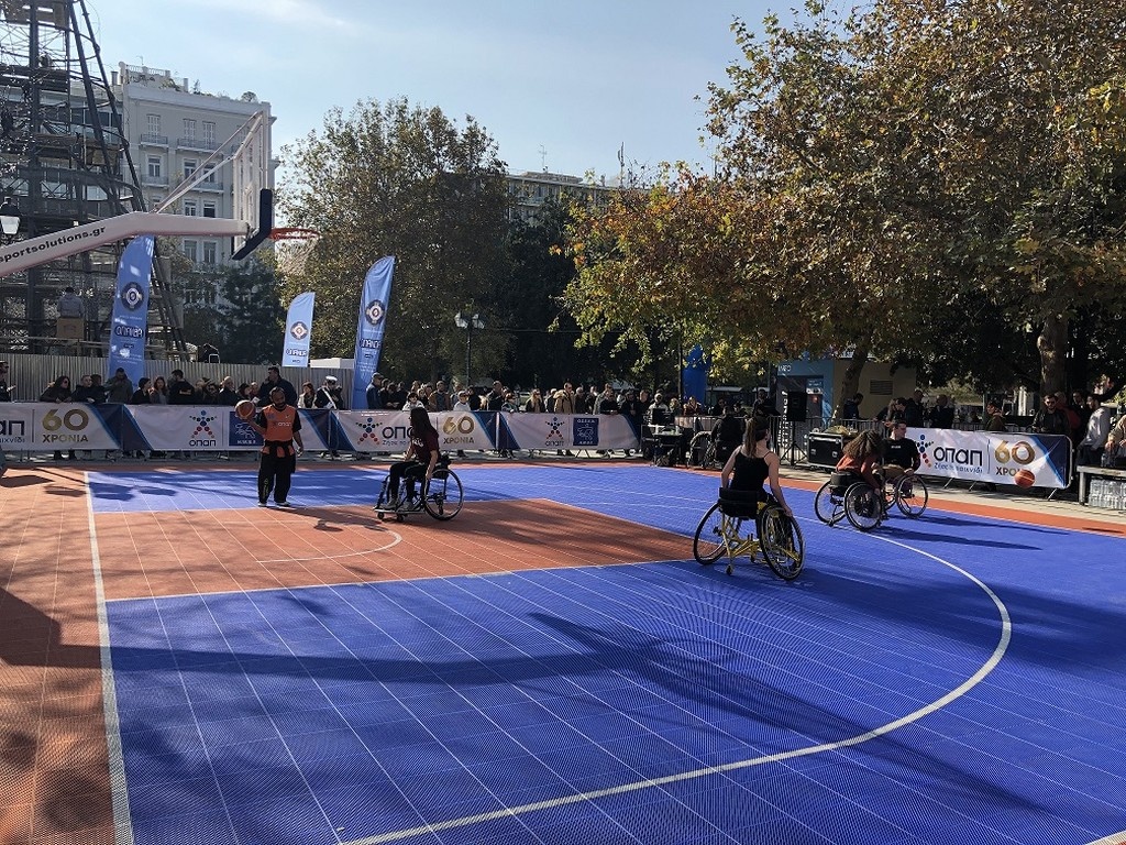 Η Πλατεία Συντάγματος έγινε γήπεδο μπάσκετ από τον ΟΠΑΠ για το «2ο Ηοpe Streetball» της ΟΣΕΚΑ