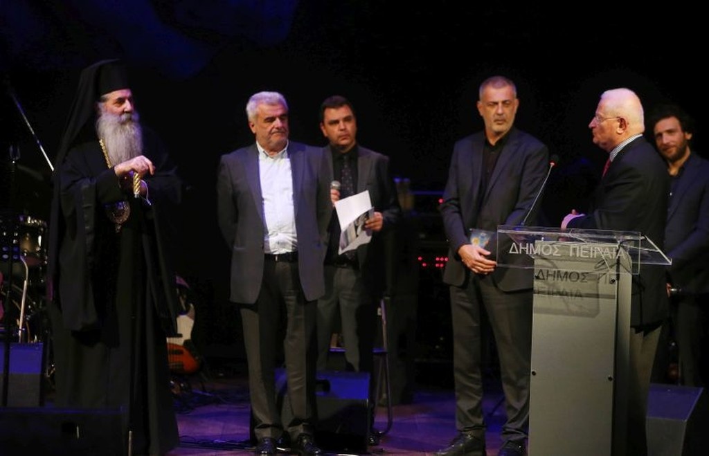 Τιμήθηκαν Ολυμπιακός και Μαρινάκης από την Ιερά Μητρόπολη Πειραιά (video+photos)