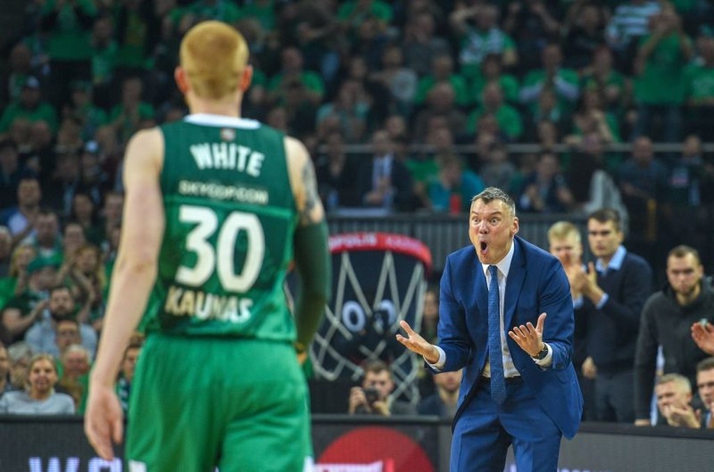 «Τρελάθηκε» ο Γιασικεβίτσιους (video+photos)