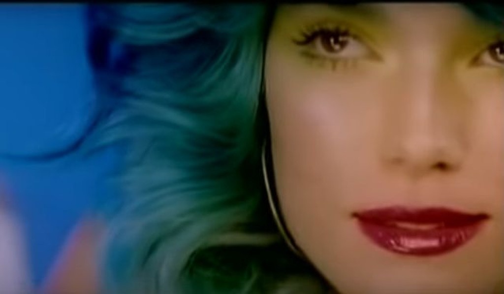 Σέξι Βίκυ Καγιά σε video clip