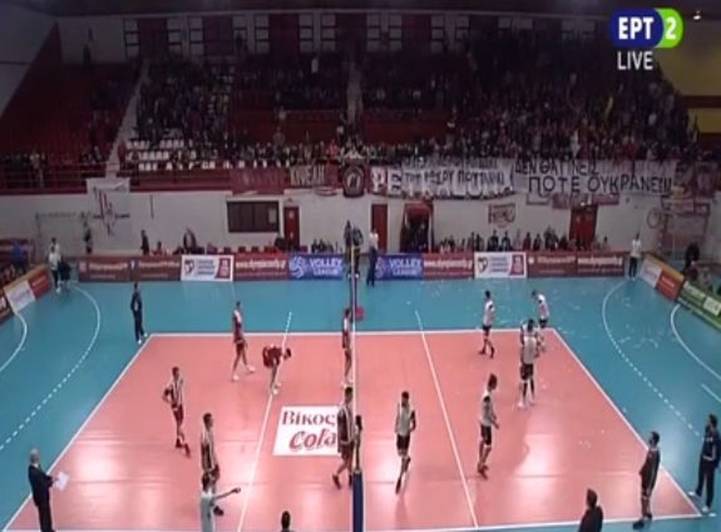 Εμετικά πανό για Φιλίποφ στο Ολυμπιακός – ΠΑΟΚ (photos+video)