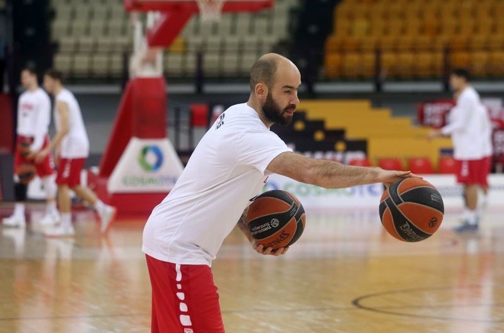 Ολυμπιακός: Όλοι μέσα για Εφές, περιμένει κόσμο στο ΣΕΦ (photos+video)