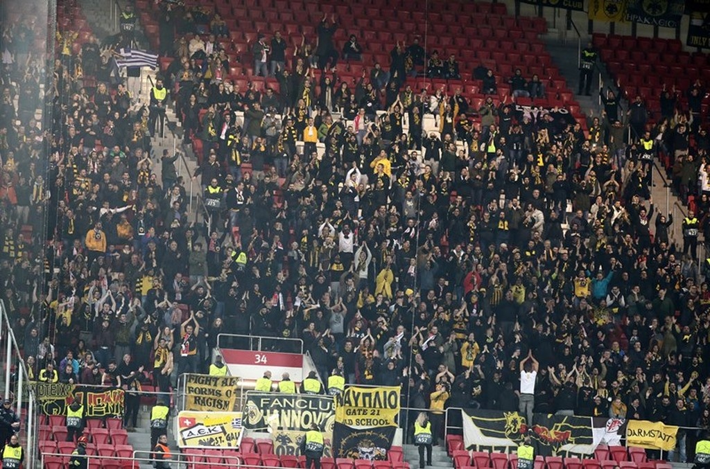 Μπενφίκα-ΑΕΚ: Μοναδική στιγμή στο «Ντα Λουζ» για τις πυρκαγιές στην Ελλάδα (photo)