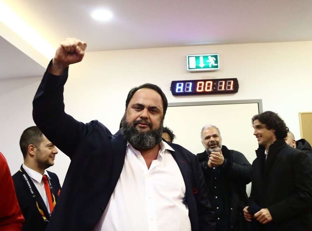 Ολυμπιακός – Μίλαν: Οι έξαλλοι πανηγυρισμοί του Μαρινάκη (photos)