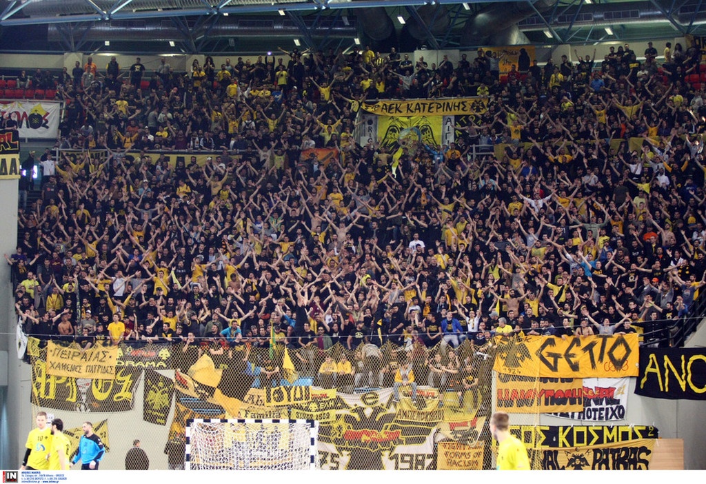 Όταν η ΑΕΚ σήκωνε κούπα στο κλειστό των Άνω Λιοσίων! (photos)