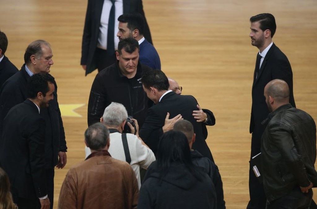 Η αγκαλιά Θανάση Γιαννακόπουλου – Ρικ Πιτίνο (photos)