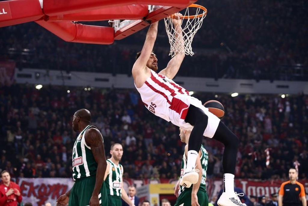 Ολυμπιακός – Παναθηναϊκός ΟΠΑΠ: Σάρωσε τρία ρεκόρ ο Μιλουτίνοφ (photos)