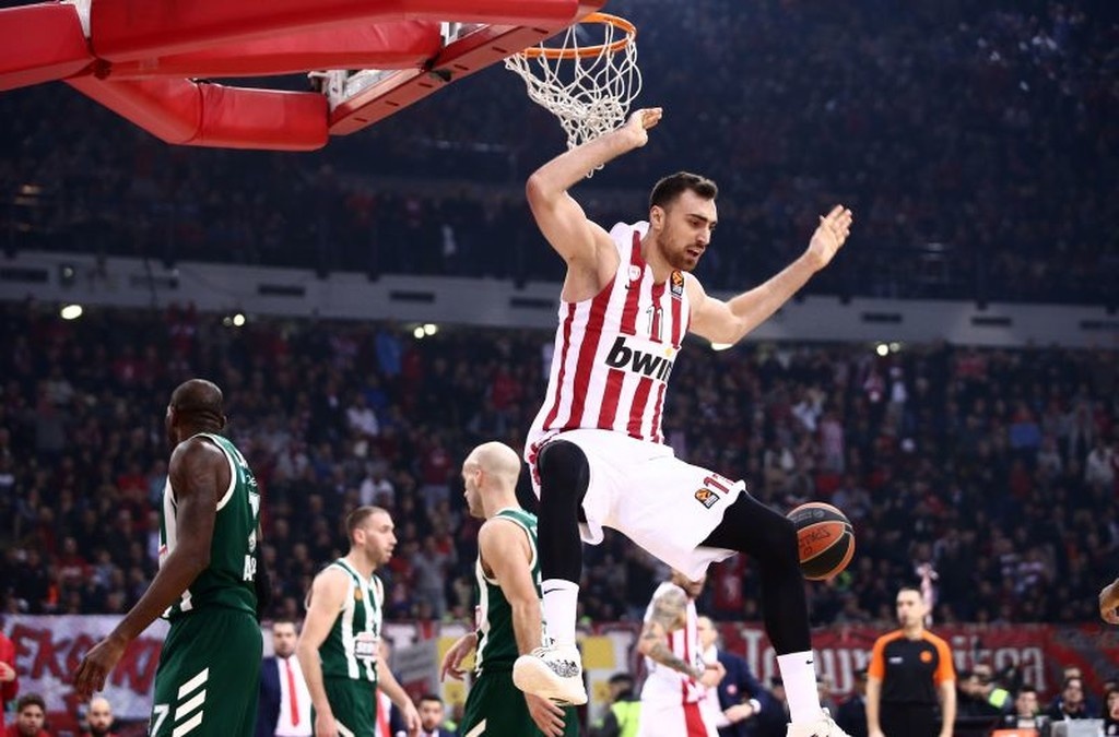 Ολυμπιακός – Παναθηναϊκός ΟΠΑΠ: Σάρωσε τρία ρεκόρ ο Μιλουτίνοφ (photos)