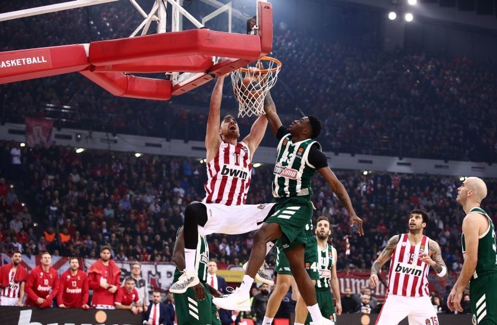 Ολυμπιακός – Παναθηναϊκός ΟΠΑΠ: Σάρωσε τρία ρεκόρ ο Μιλουτίνοφ (photos)