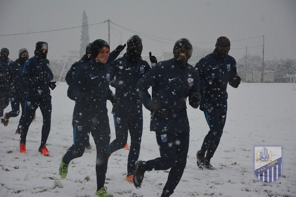 Λαμία: Προπόνηση σε… άσπρο φόντο (photos)