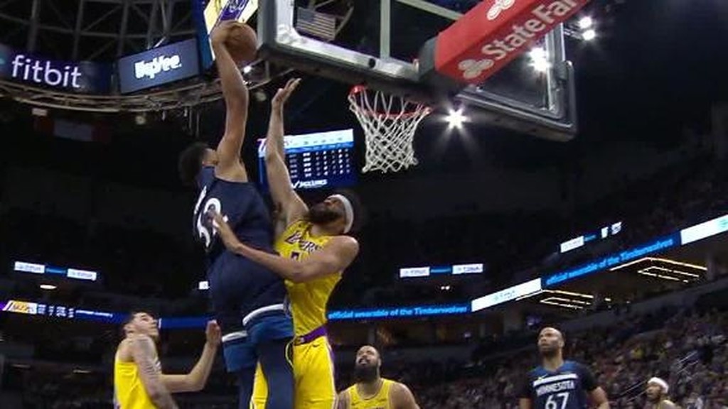 NBA: Κυρίαρχος Καρλ Άντονι Τάουνς στο Top-10 (vid)