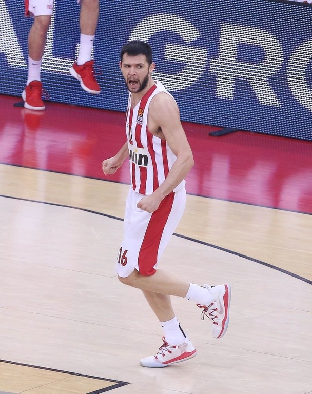 Ολυμπιακός - Μπασκόνια: Το απίστευτο τρίποντο του Παπανικολάου! (video+photos)
