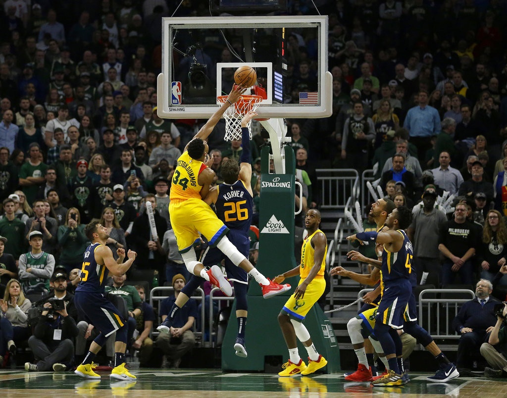 NBA: Νέα «30άρα» από Γιάννη, νέα νίκη για Μπακς (photos & video)