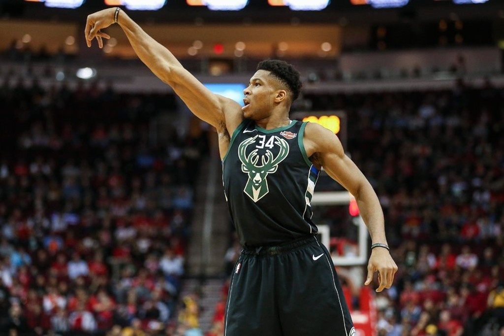 NBA: Γιάννης λαμπρός οδηγεί τους Μπακς! (vid)