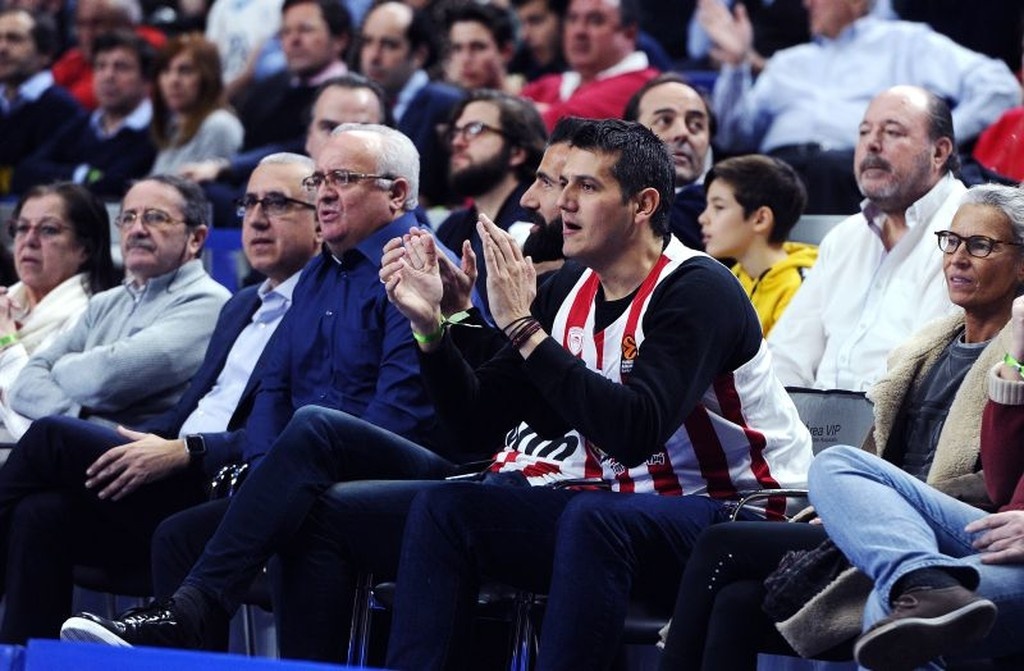 Με φανέλα Σπανούλη ο Σιόβας στο Ρεάλ – Ολυμπιακός (photos)