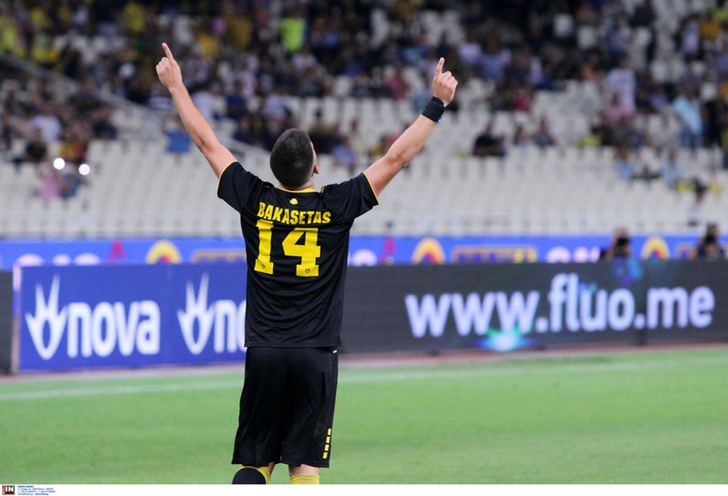 Επίσημο: Υπέγραψε και μένει στην ΑΕΚ ο Μπακασέτας (photos)