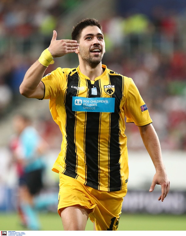 Επίσημο: Υπέγραψε και μένει στην ΑΕΚ ο Μπακασέτας (photos)