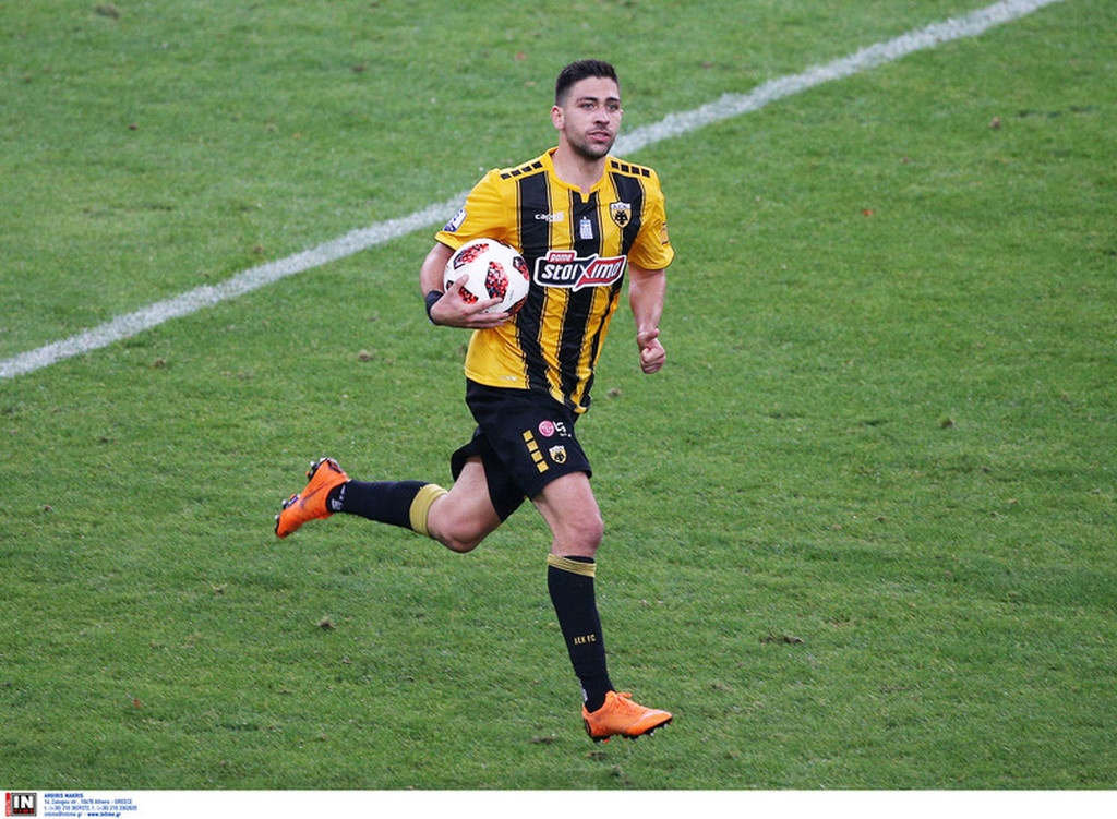 Επίσημο: Υπέγραψε και μένει στην ΑΕΚ ο Μπακασέτας (photos)